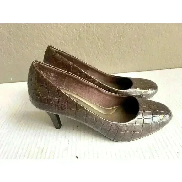 Soft Comfort By Predictions Women's Pumps 6 Brown Burgundy Kitten Heel - Picture 3 of 9